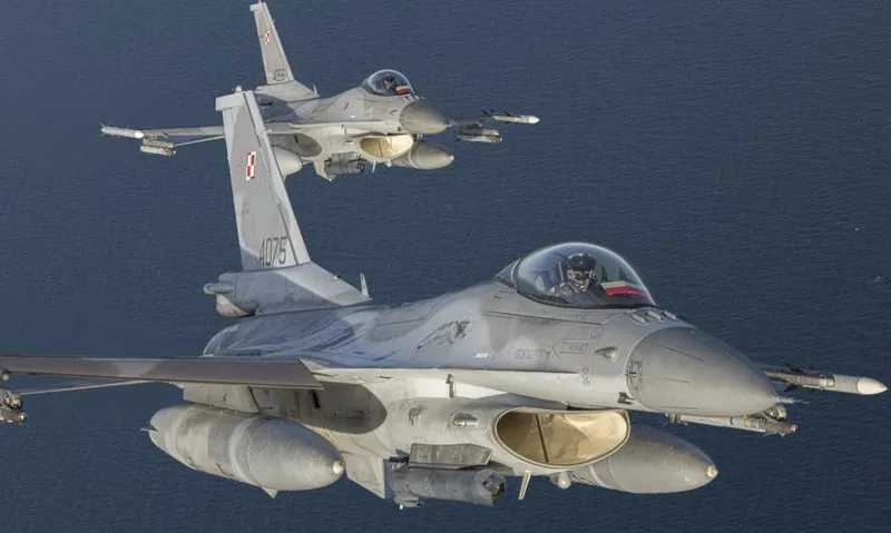 Nie ma komu latać polskimi F-16. Szkolenie leży, brakuje połowy obsady