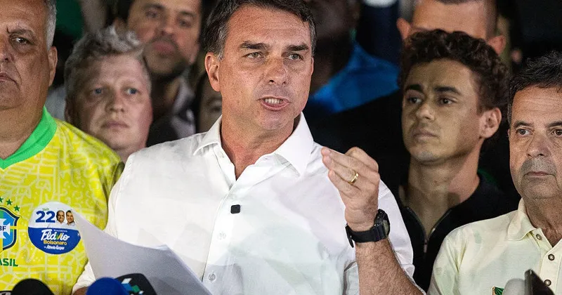 U.S. issuing visas to Brazil's Flávio Bolsonaro and family, official says
