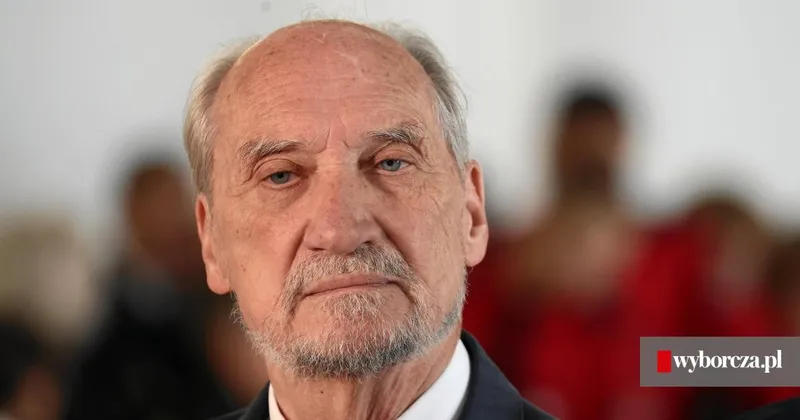 Rozprawa Nawrockiego z Onetem. Na salę wtargnął Macierewicz - Wyborcza.pl