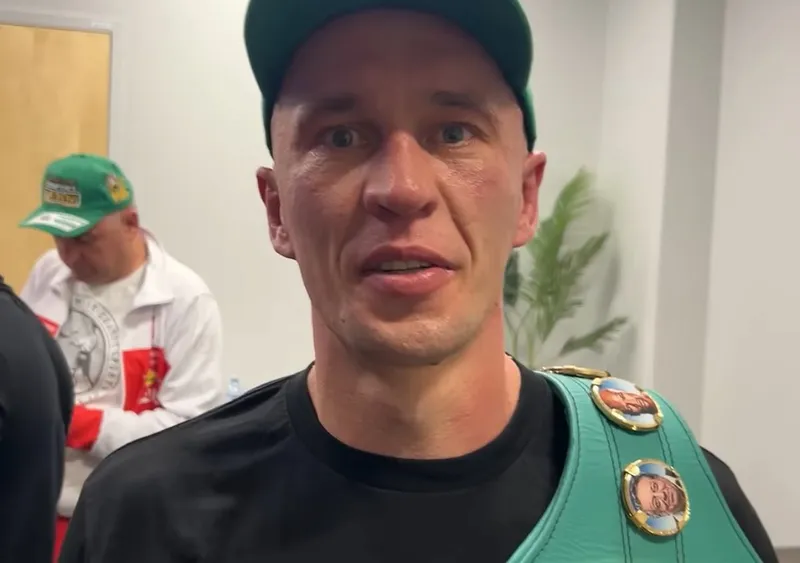Absolutna bomba! Oficjalnie: Polak zawalczy o trzy pasy mistrza świata - Sport.pl
