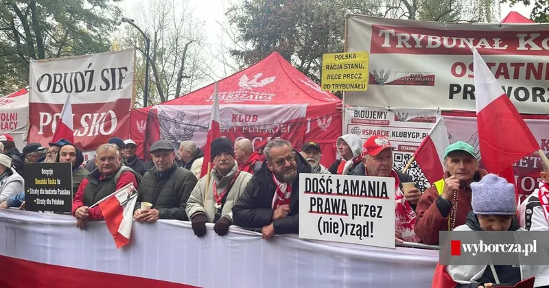 "Tusk chce zrobić z nami jak na placu Tiananmen". Spędziłem kilka dni w obozie pod Trybunałem Konstytucyjnym - Warszawa.Wyborcza.pl