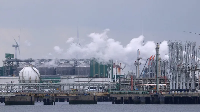 Europę może czekać trudna zima. Gaz ziemny osiągnął wyżyny drożyzny - Next Gazeta.pl