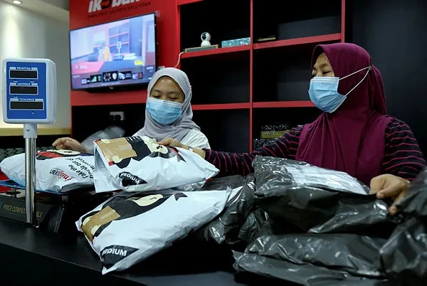 Govt launches parcel shield to fight courier scams – Fahmi - The Sun Malaysia