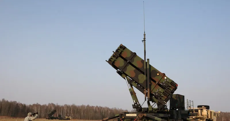 Wsparcie dla Ukrainy w obliczu ataków. USA zatwierdziły sprzedaż rakiet Patriot za 2,1 mld USD - Interia Biznes