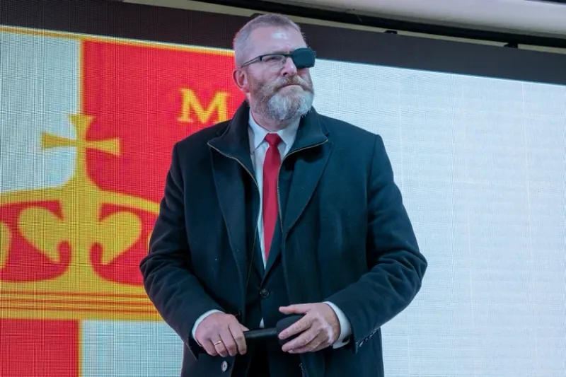 Grzegorz Braun usłyszał prokuratorskie zarzuty. Chodzi o sześć przestępstw