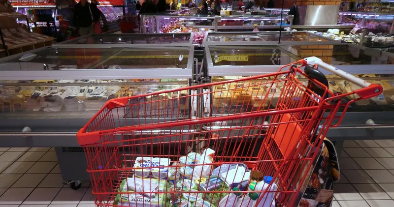 Polacy chcą zmian w niedzielnym handlu. Poparcie wzrosło w dwa lata - Interia Biznes