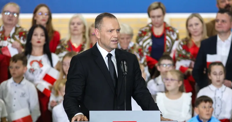 Nawrocki z apelem do Tuska. Wskazał trzy sprawy niecierpiące zwłoki - Interia Wydarzenia