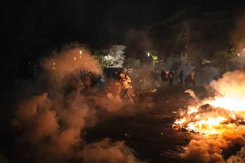 Francuskie miasta w ogniu, liczą straty po "bitwach". Zatrzymano setki osób