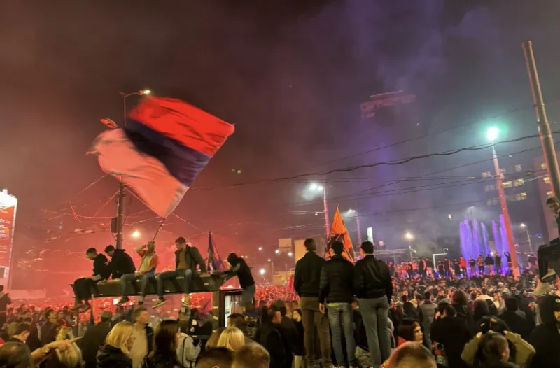 Belgrad wpadł w euforię. "Ekipę Vučicia powsadzać do więzień"