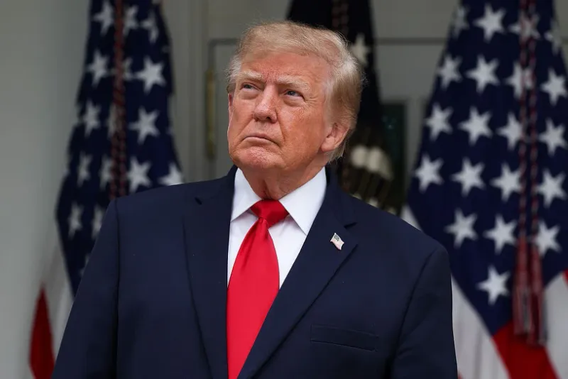 Trump nie ma powodów do radości, wynik bliski rekordu. Nowy sondaż z USA