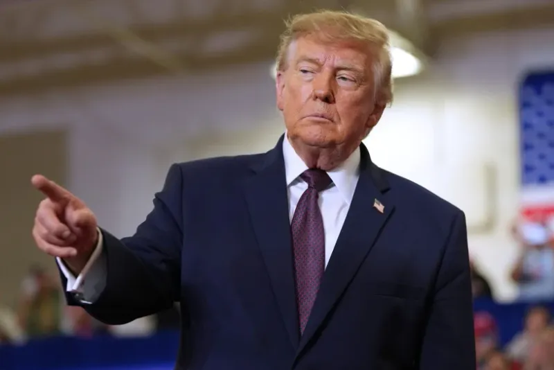 Dwóch kandydatów o tym samym nazwisku. Trump grzmi o skandalu