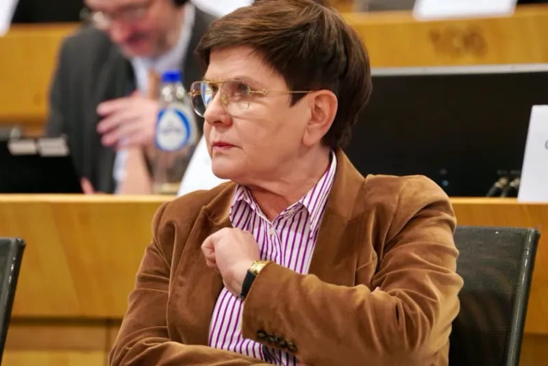 Ruch Beaty Szydło w sprawie TK. "Fala poruszenia w całej Unii Europejskiej"
