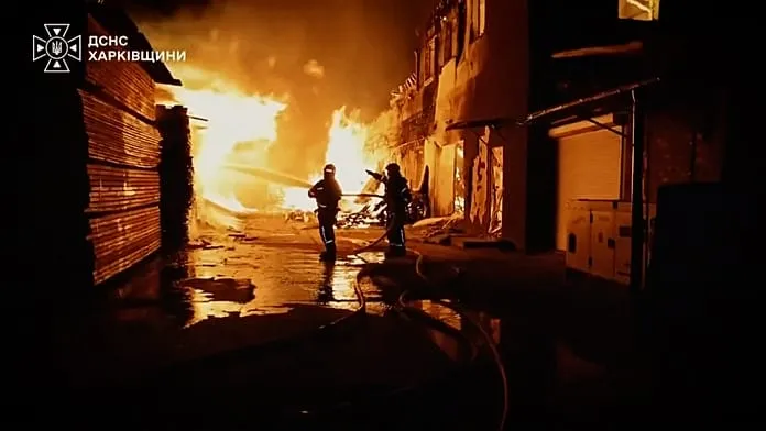 Ukraine: massive fire engulfs buildings after Russian strike on Kharkiv