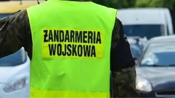 Żandarmeria ostrzega przed zagubionym dronem. "Oddal się, ostrzeż innych"