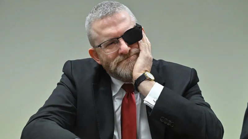 Grzegorz Braun z zarzutami. Chodzi m.in. o akcję w oleśnickim szpitalu - PolsatNews.pl