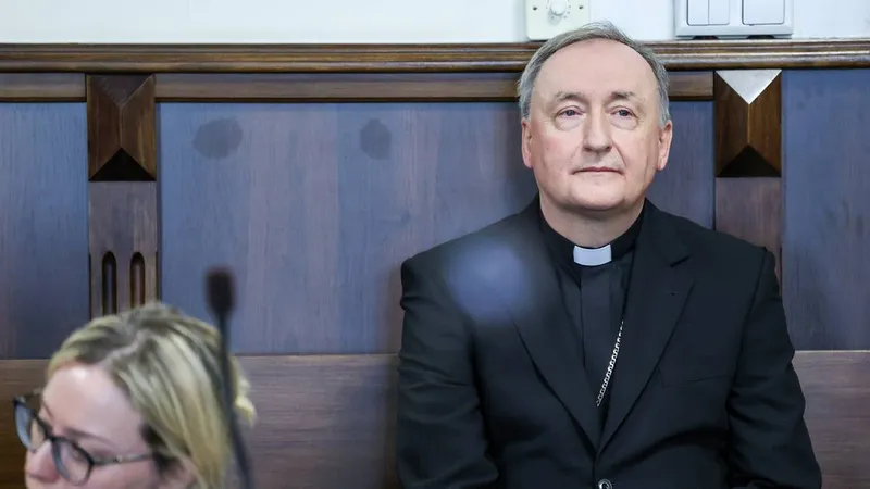 Biskup Andrzej Jeż skazany. Sąd wymierzył mu dwa lata ograniczenia wolności - PolsatNews.pl