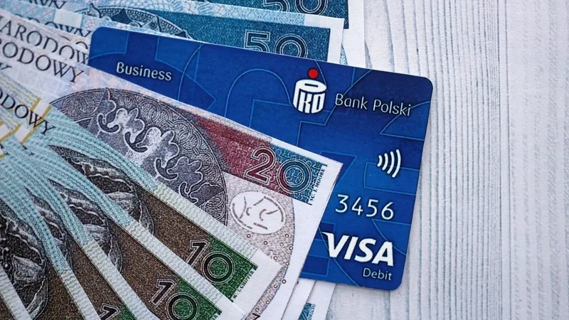 Klienci PKO BP dostają SMS, potem tracą aplikację. Rządowa agencja ostrzega - ITHardware