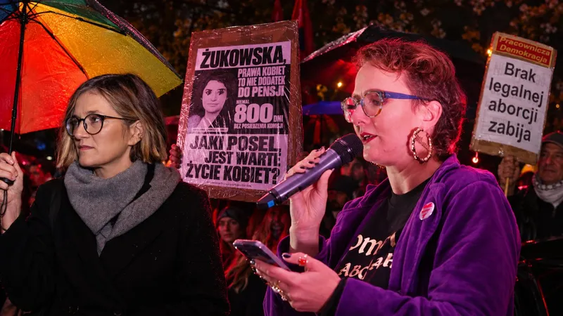 Czerwona kartka dla rządzących. Kobiety nie doczekały się zmiany prawa, wyszły na ulicę
