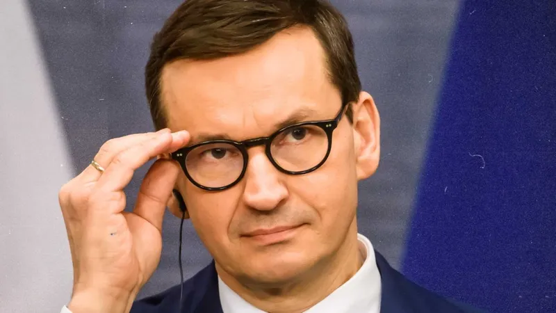 Morawiecki wyczuł okazję po chaosie w TK. Już szykuje cios w rząd Tuska