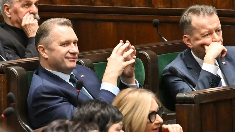 Czarnek rusza z ofensywą. Nie "rozłamowcy", a "koledzy" i kuszenie samorządowców