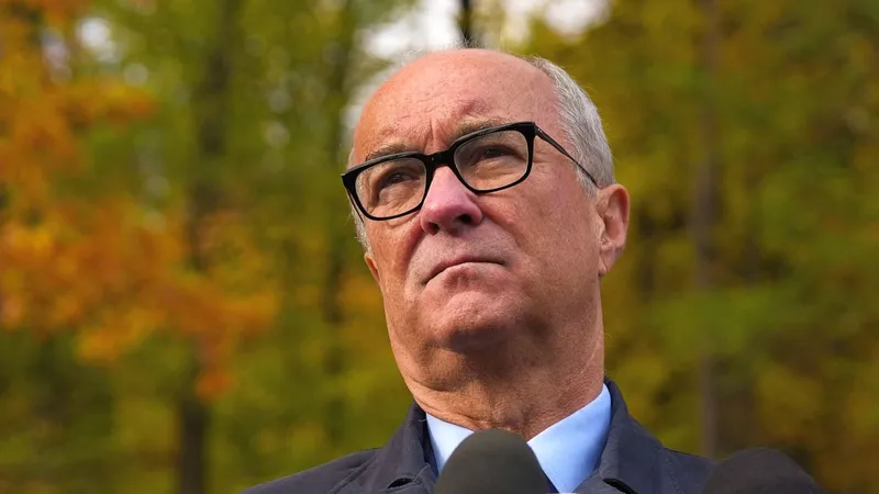 Ludzie Brauna na tajnej naradzie RBN. Czarzasty grzmi, odpowiedź Pałacu zwala z nóg