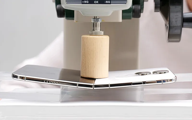 Czy składane smartfony w końcu zaczną mieć sens? Morderczy test iPhone Duo - PPE