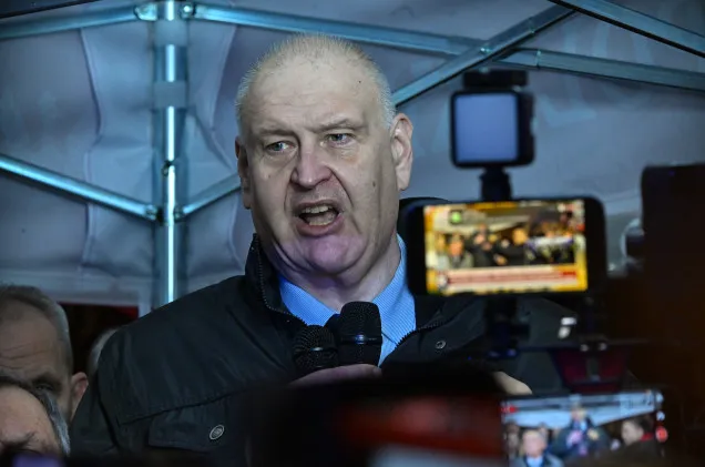 Bogdan Święczkowski pod budynkiem TK: Mamy do czynienia z zamachem stanu