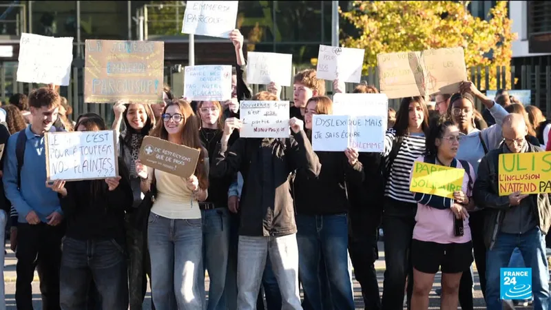 French PM meets student representatives after weeks of protests