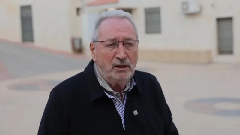 Israeli settlers attack European diplomats, beat French mayor