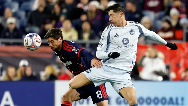 Robert Lewandowski znów bez gola. Chicago Fire z porażką i... awansem do play-off - sport.tvp.pl