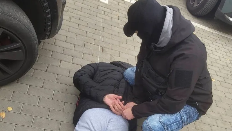 Kradł paliwo, łamał sądowy zakaz i uciekał przed policją. Wpadł po zderzeniu z radiowozem - TVP3 Łódź