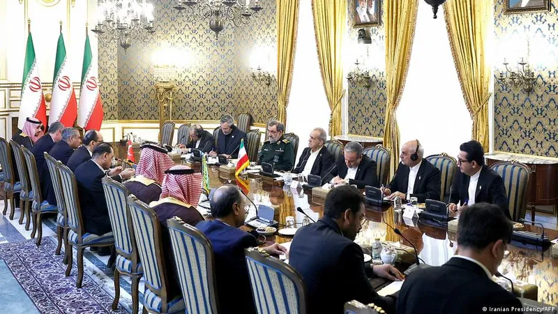 Is Iran headed to war or peace after Mecca alliance meeting?