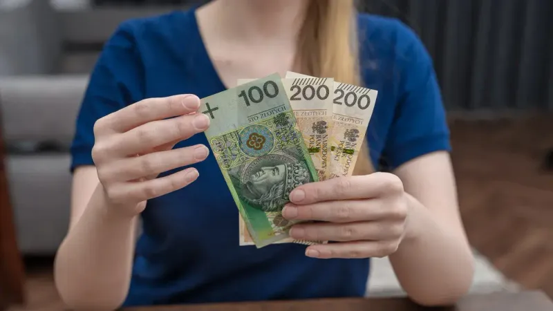 Koniec bezpłatnych praktyk? Od 2027 roku stażysta ma otrzymać co najmniej 3217,5